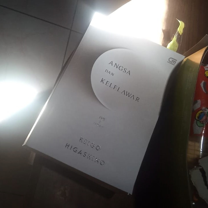 Foto Sampul Angsa dan Kelelawar